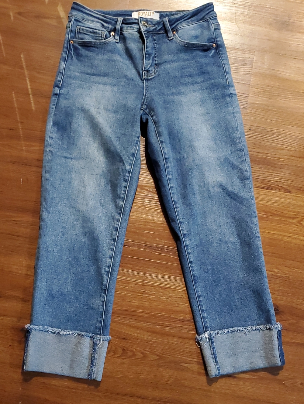 Royalty For Me Women's Medium Blue Cropped Frayed Hem Jeans